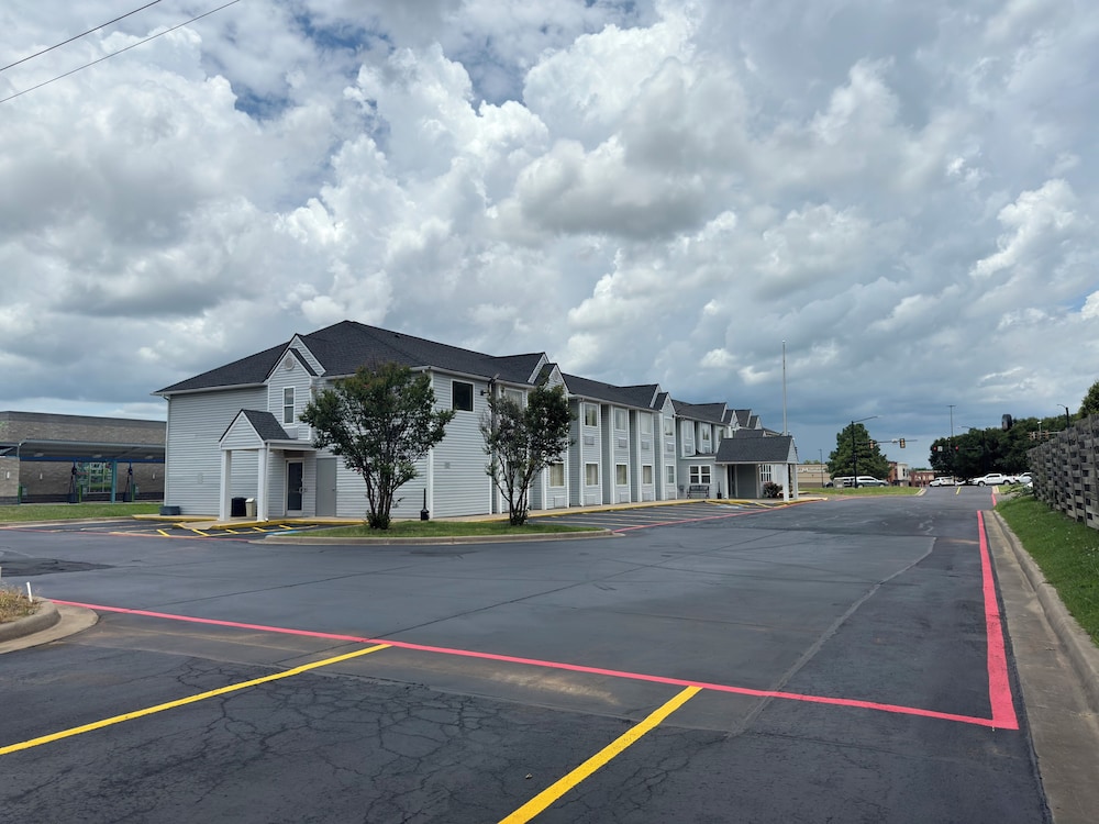 Americas Best Value Inn & Suites Ada - photo 25