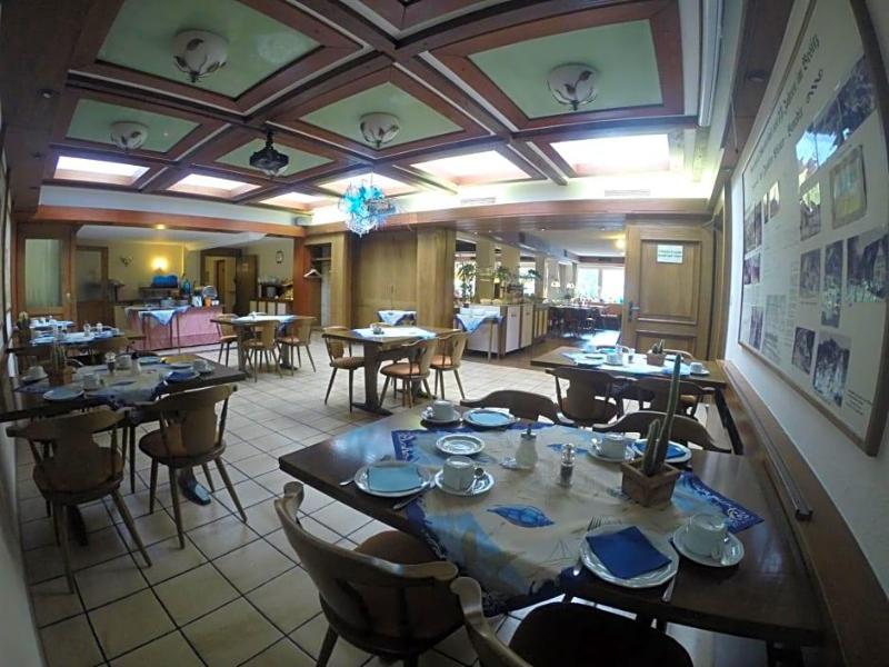 Hotel Wasserfall Garni — hotel in Oberndorf