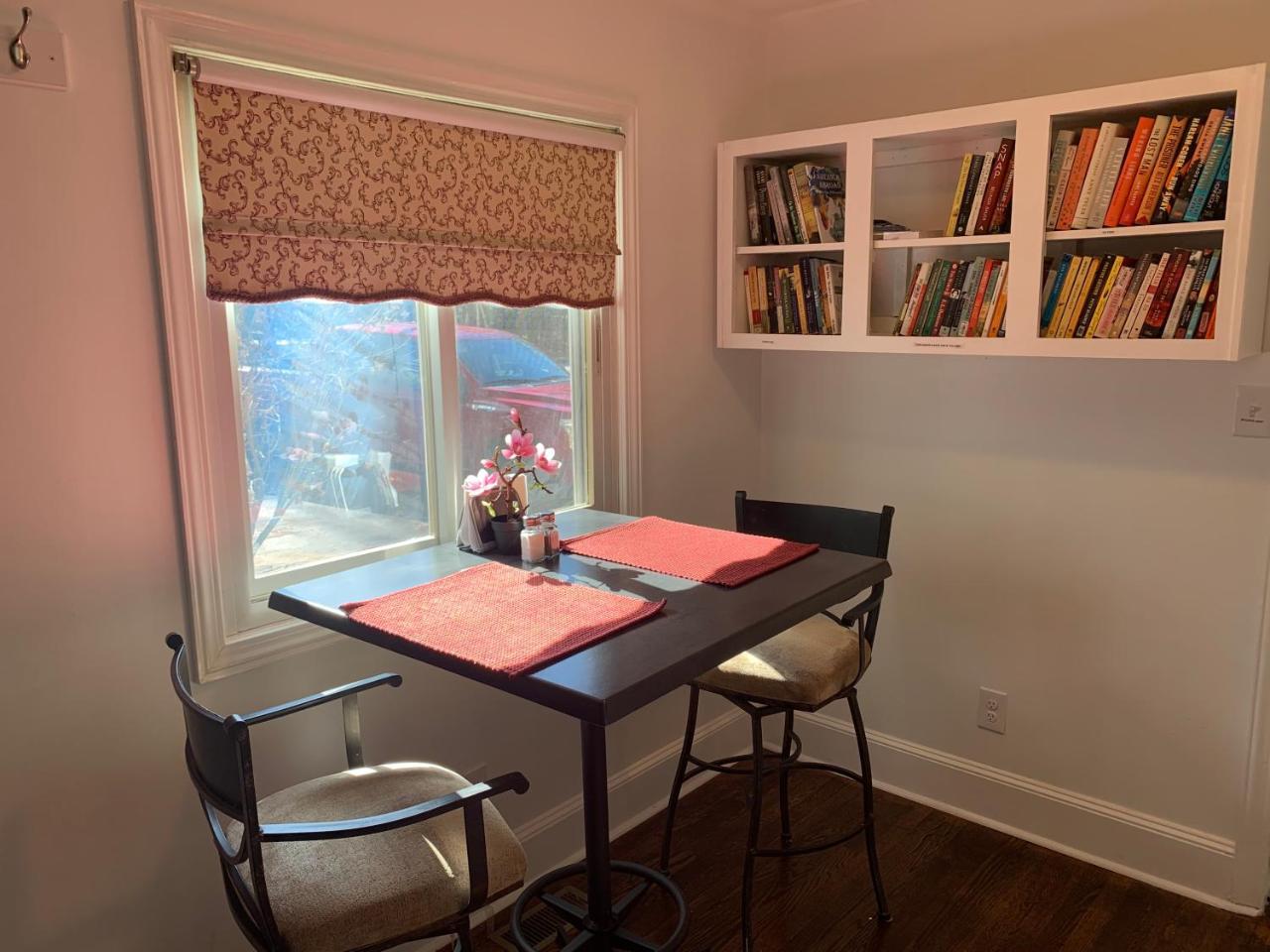 Briar Creek Rd bnb — 4-Star Luxury Hotel in Charlotte, United States