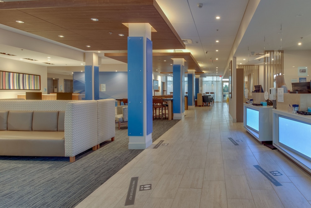Holiday Inn Express & Suites Union City by IHG - photo 41