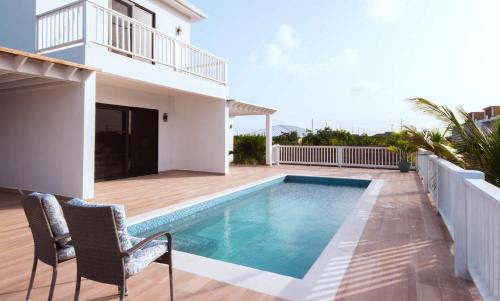 Family ready Fully Equipped Grand Villa with Pool — 4-Star Luxury Hotel in Providenciales, Turks and Caicos Islands