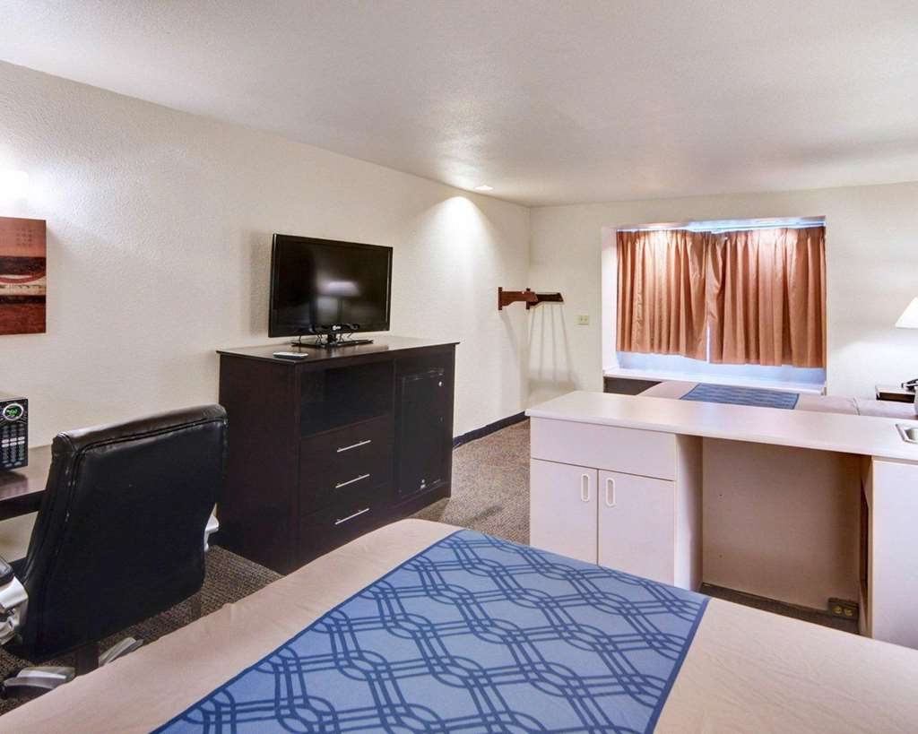 Rodeway Inn & Suites Lewisville I 35 - photo 14