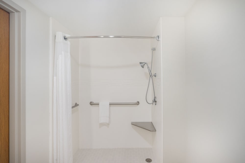Holiday Inn Express Hotel & Suites Louisville East by IHG - photo 20