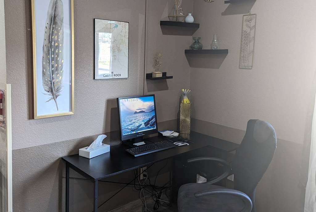 Days Inn & Suites by Wyndham Castle Rock - photo 43
