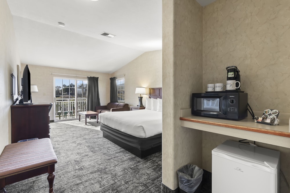 The Beach House Inn - photo 24