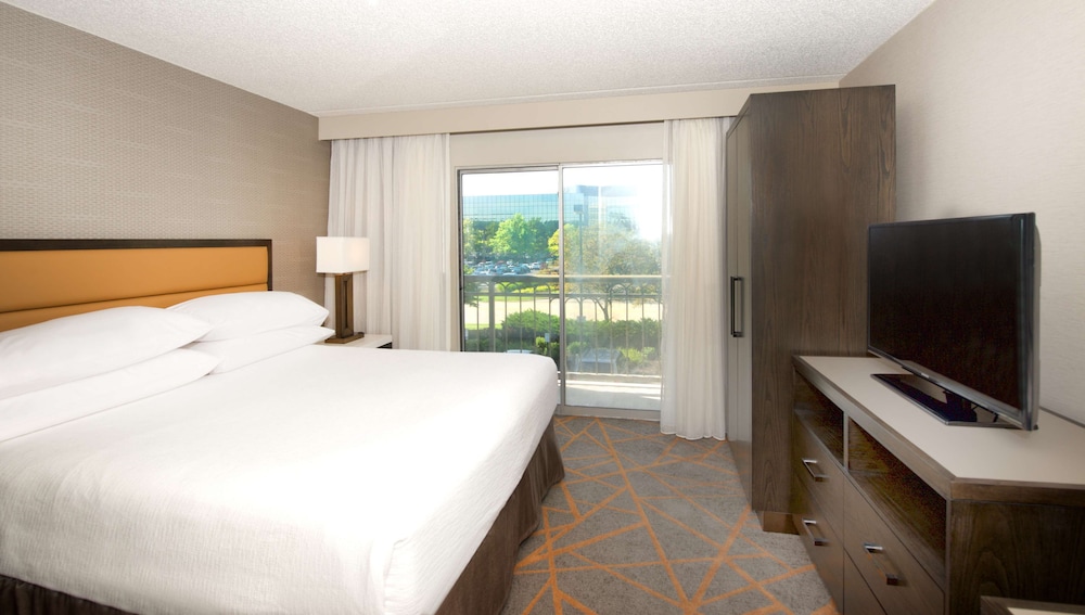 Embassy Suites by Hilton Cincinnati Northeast Blue Ash - photo 12