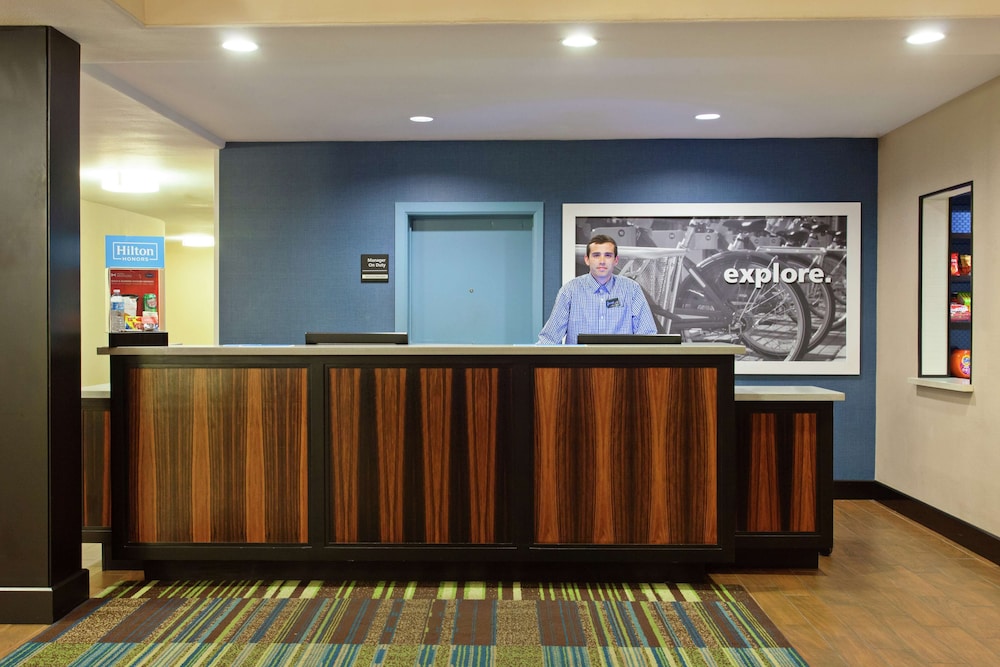 Hampton Inn Morgan Hill - photo 3