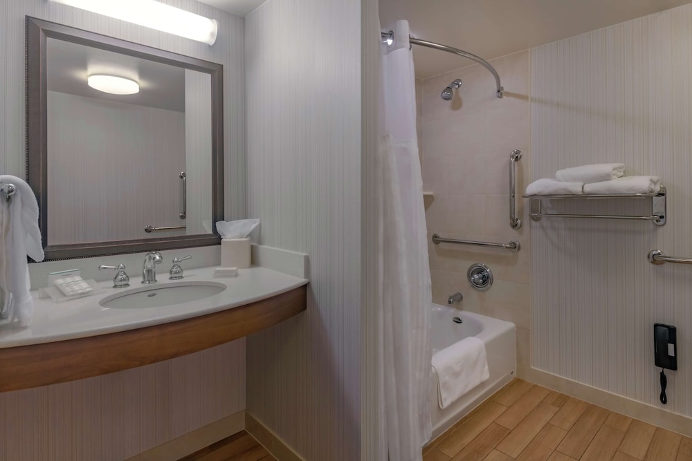 Hilton Garden Inn Devens Common - photo 24