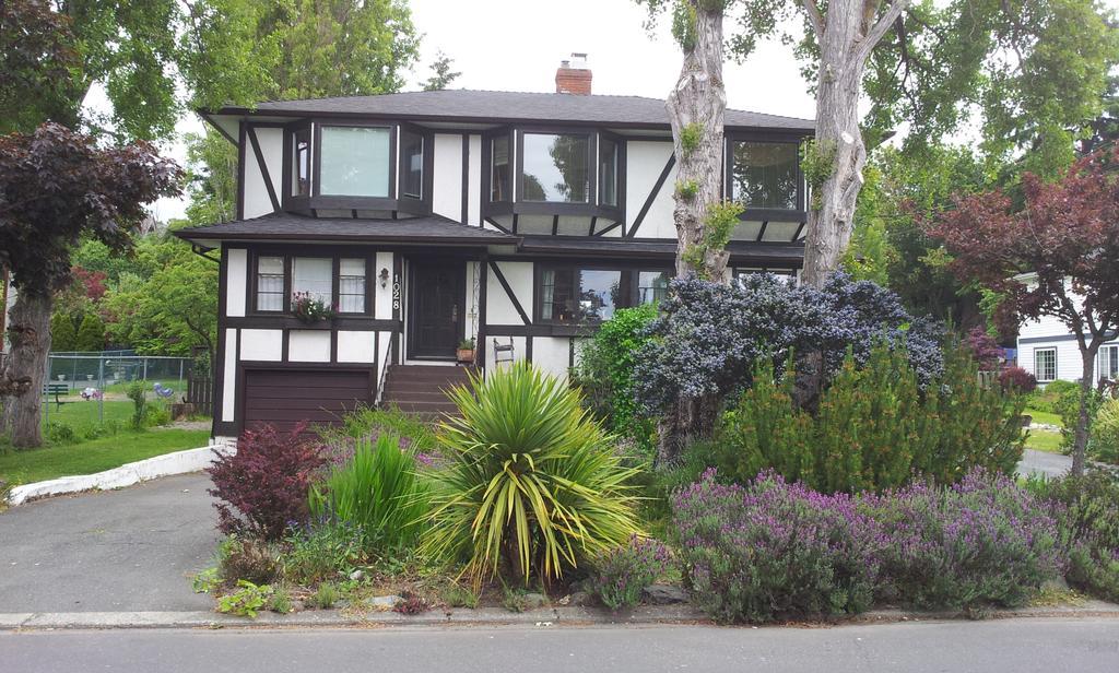 Hemingway's By the Sea