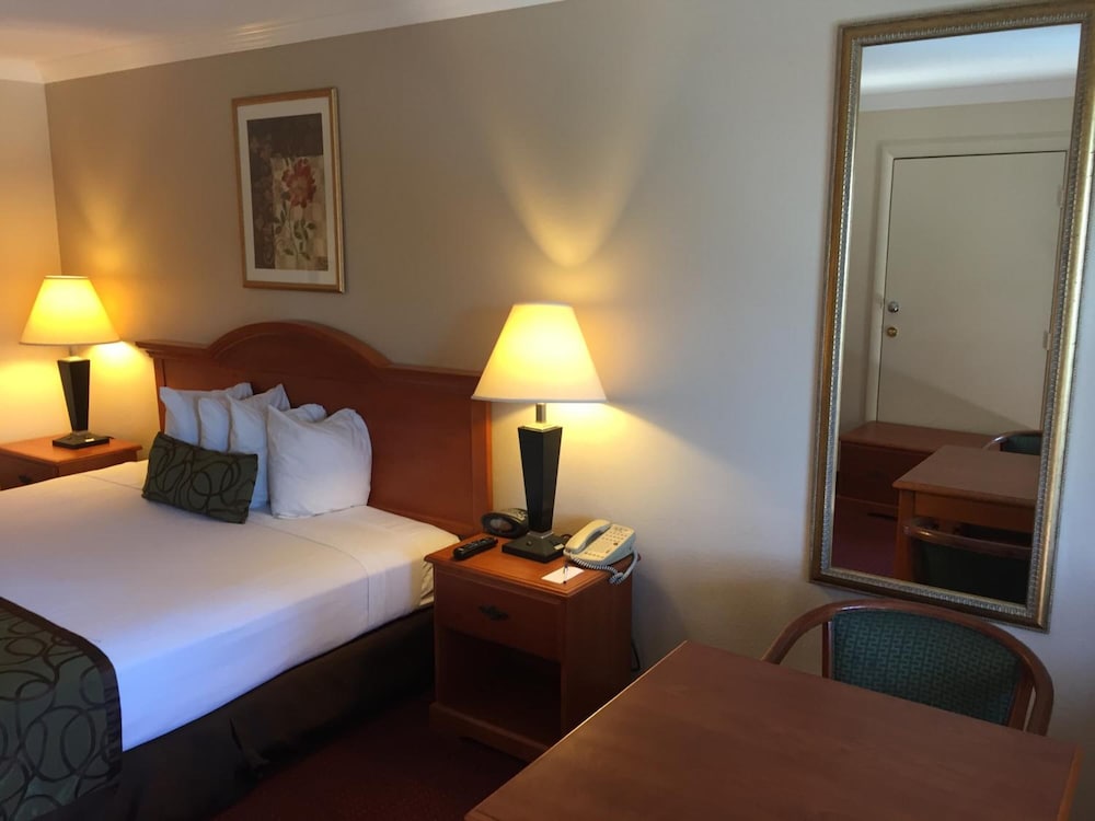 Chula Vista Inn - photo 21