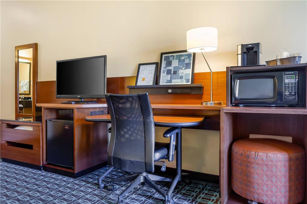 Comfort Inn & Suites Green Bay Stadium Area - photo 17