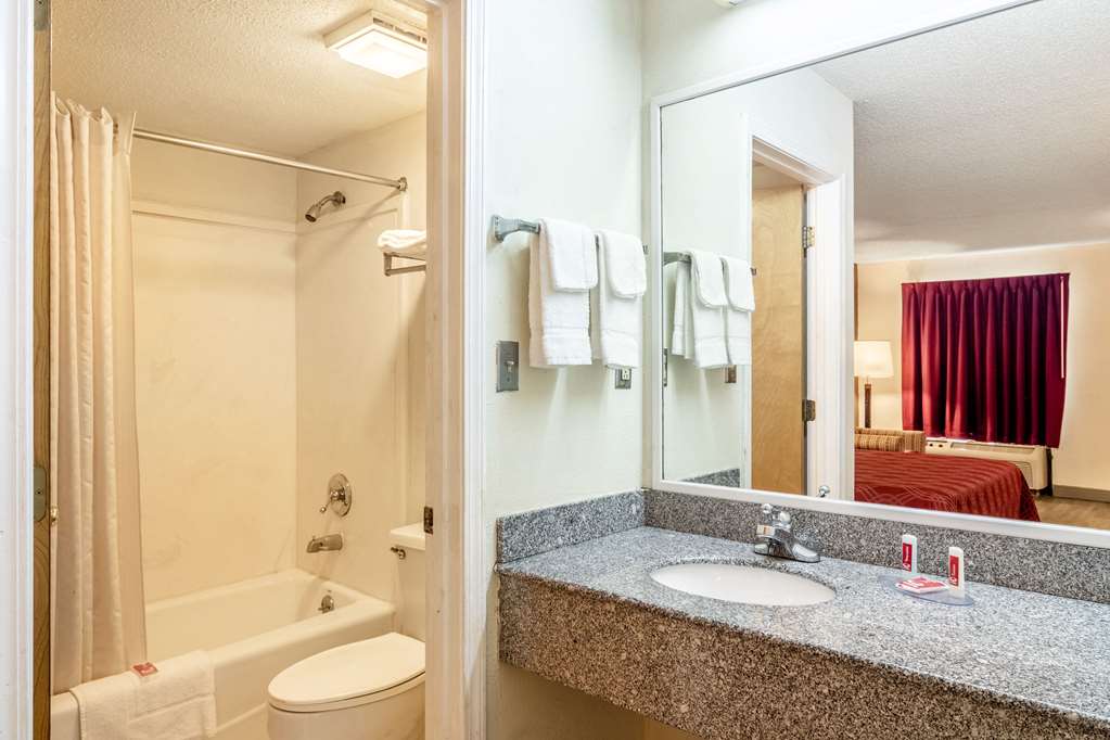 Econo Lodge Acworth East - photo 17