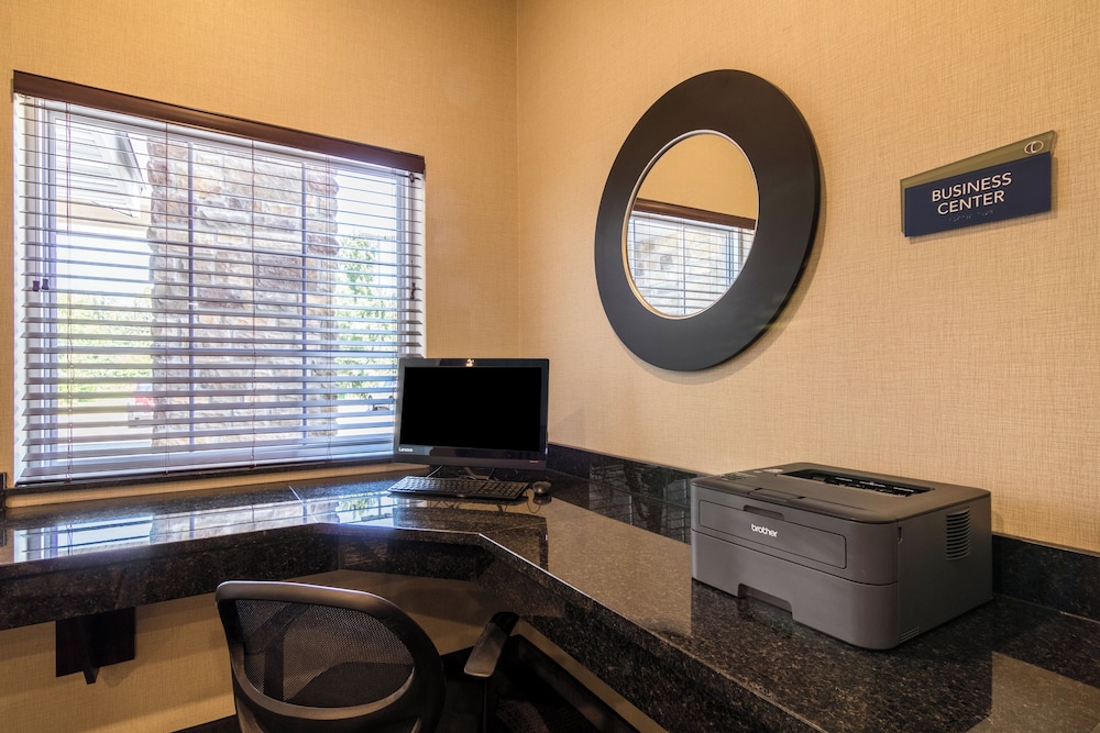 Cobblestone Inn & Suites Barron - photo 41