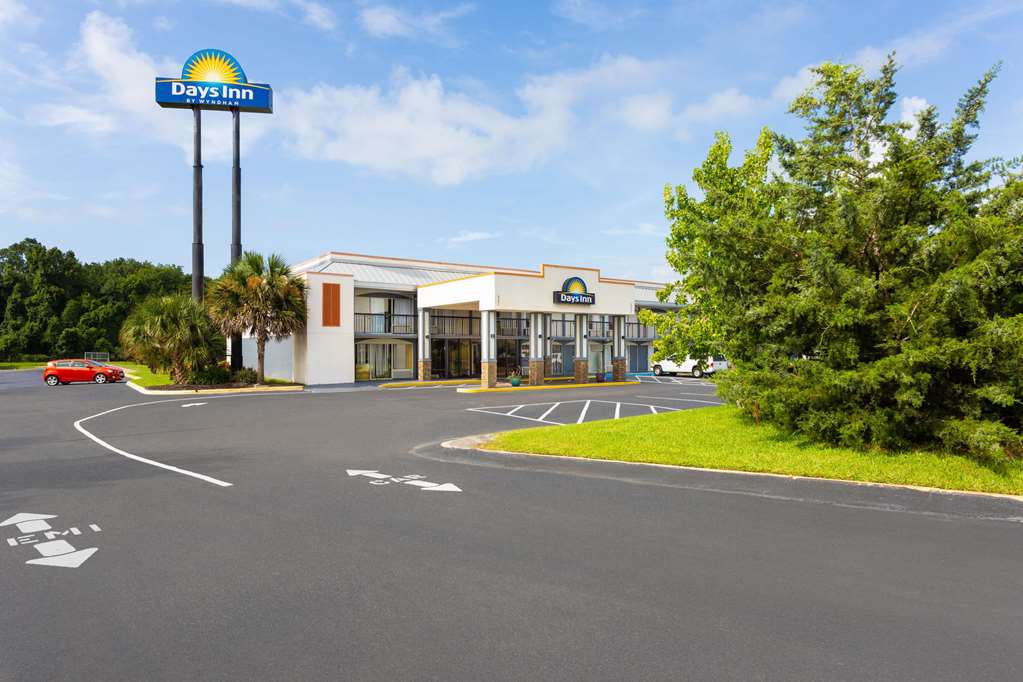 Days Inn by Wyndham Wildwood I 75 - photo 2