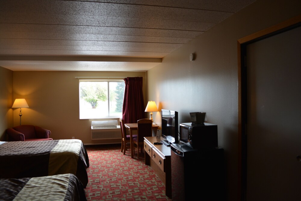Travelodge Grand Forks - photo 7