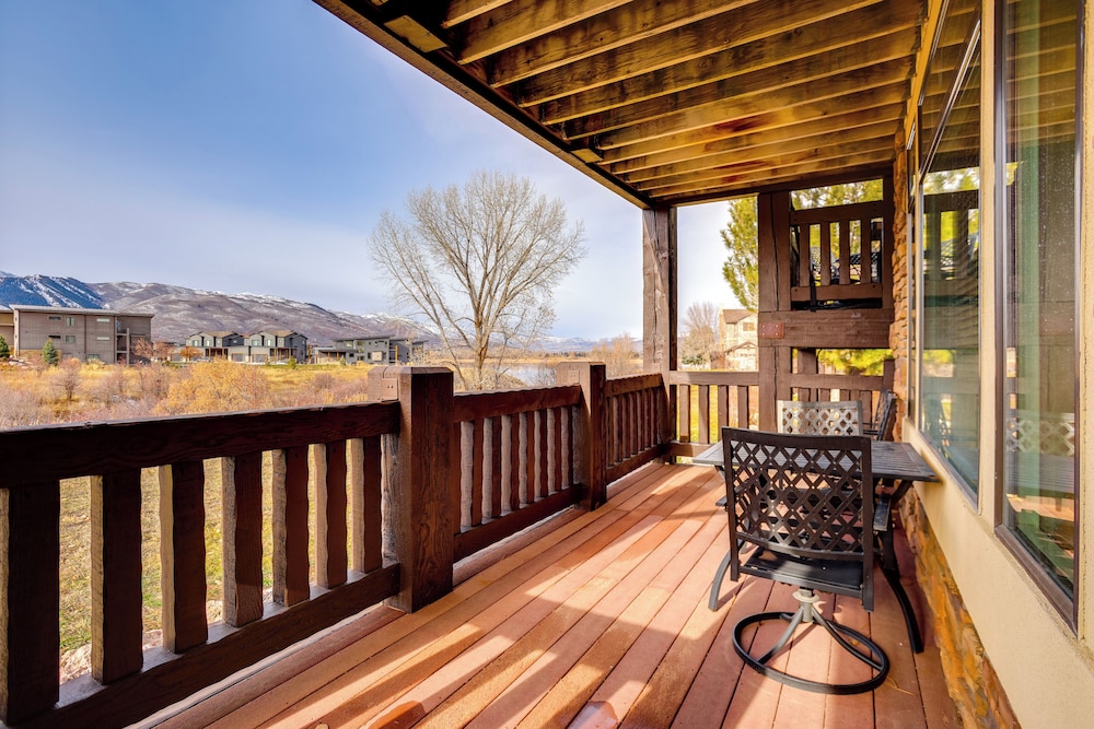 High end Huntsville Condo w Private Hot Tub — 4-Star Luxury Hotel in Huntsville, United States