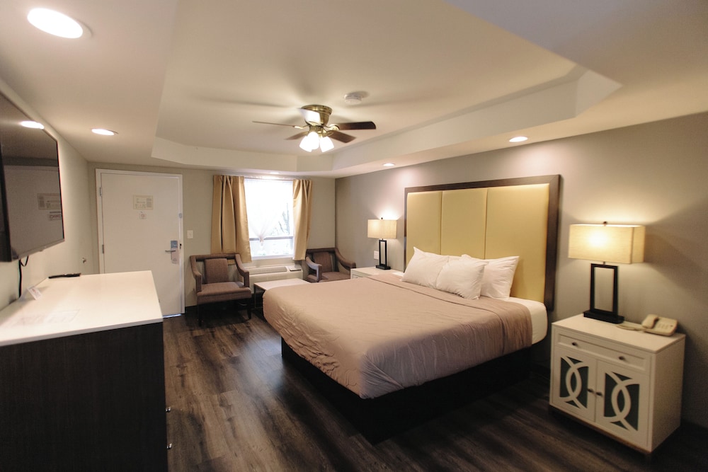 Riverbend Motel & Cabins - photo 11