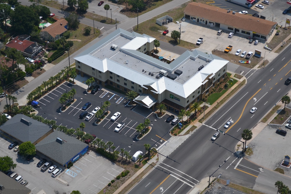 Holiday Inn Express Jacksonville Beach by IHG - photo 46
