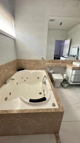 Suíte Completa Hidromassagem E Ar Condicionado in Americana, Brasil