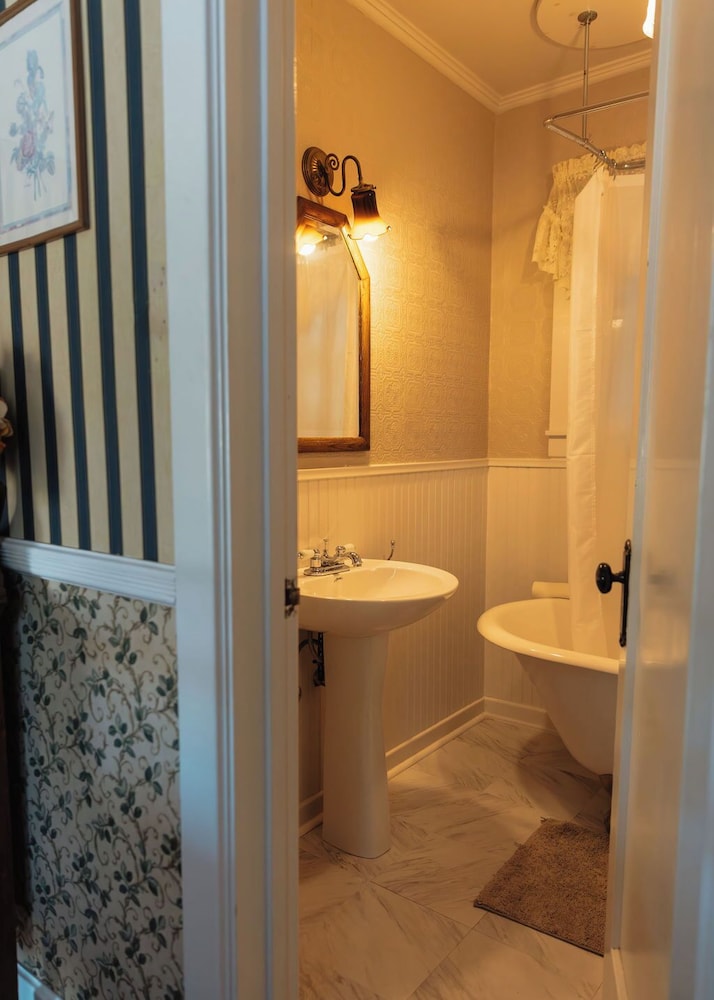 Julian Gold Rush Hotel - photo 23