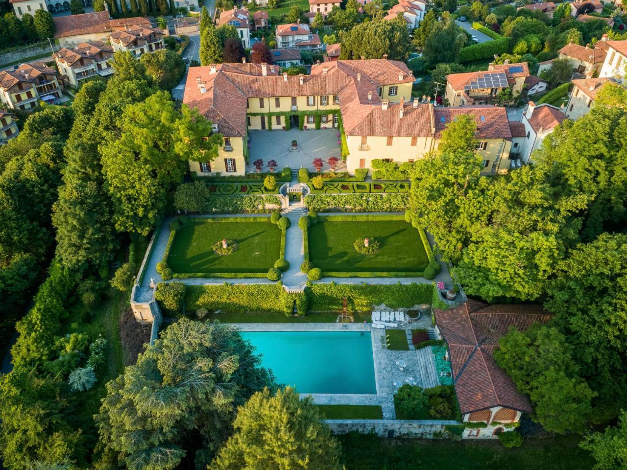 Villa La Vescogna Historic House with Pool — 4-Star Luxury Hotel in Calco, Italy