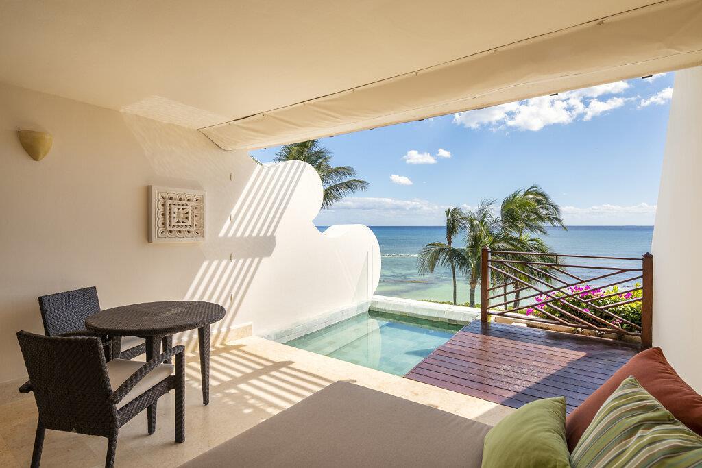 Ambassador Pool Ocean Front - Grand Velas Riviera Maya