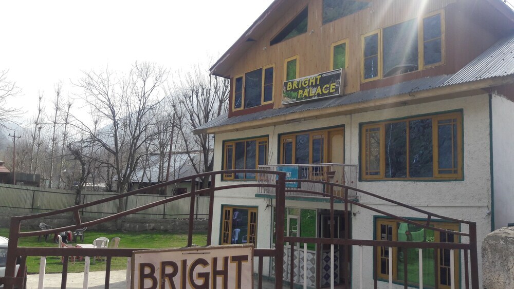 Hotel Bright Palace in Pahlgam, India