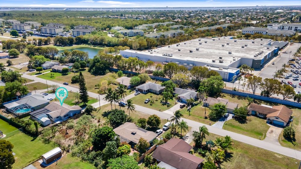 Sunny Cape Coral Escape Warmth Awaits in Cape Coral, United States