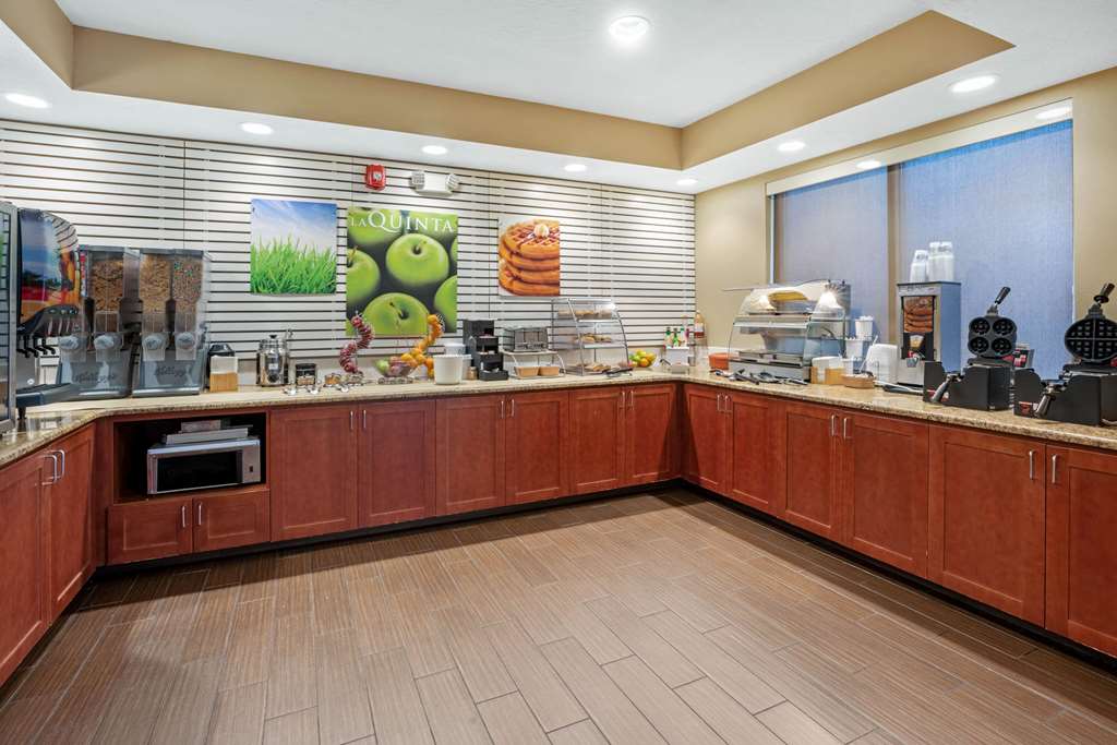 La Quinta Inn & Suites by Wyndham Boise Airport - photo 38