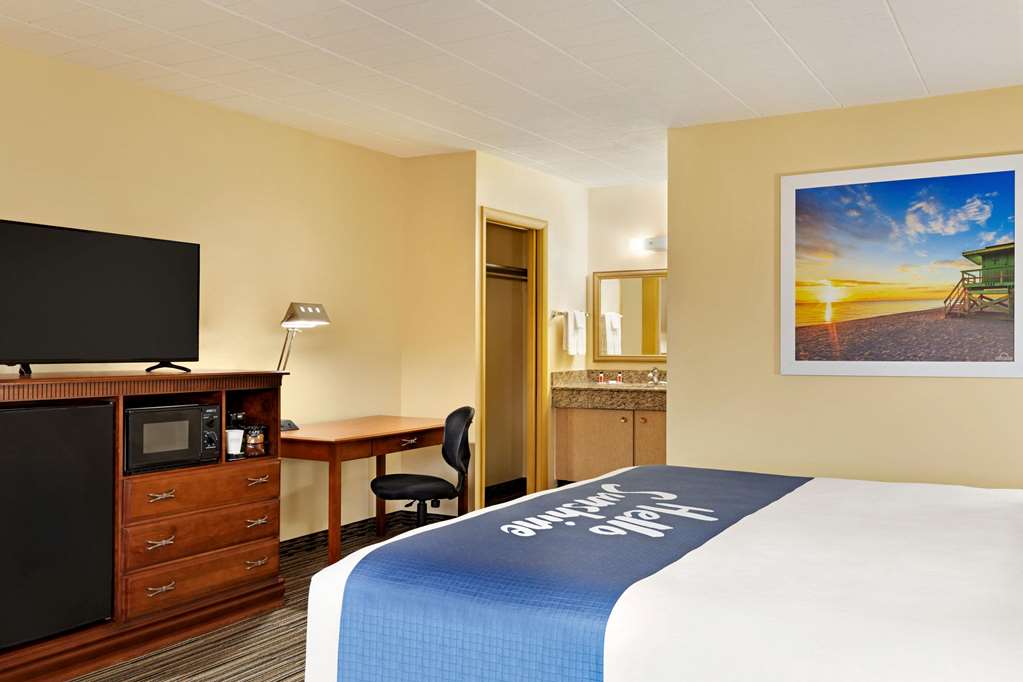 Days Inn by Wyndham Oak Ridge Knoxville - photo 12