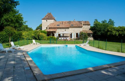 Le Four Piscine Privée — hotel in Thenac