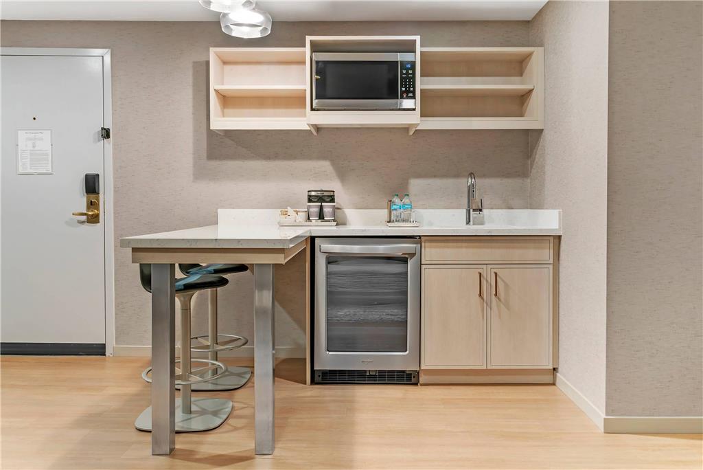 Radisson Plaza Hotel at Kalamazoo Center - photo 117