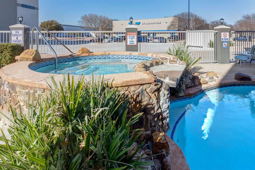 La Quinta Inn & Suites by Wyndham Allen at The Village - photo 7