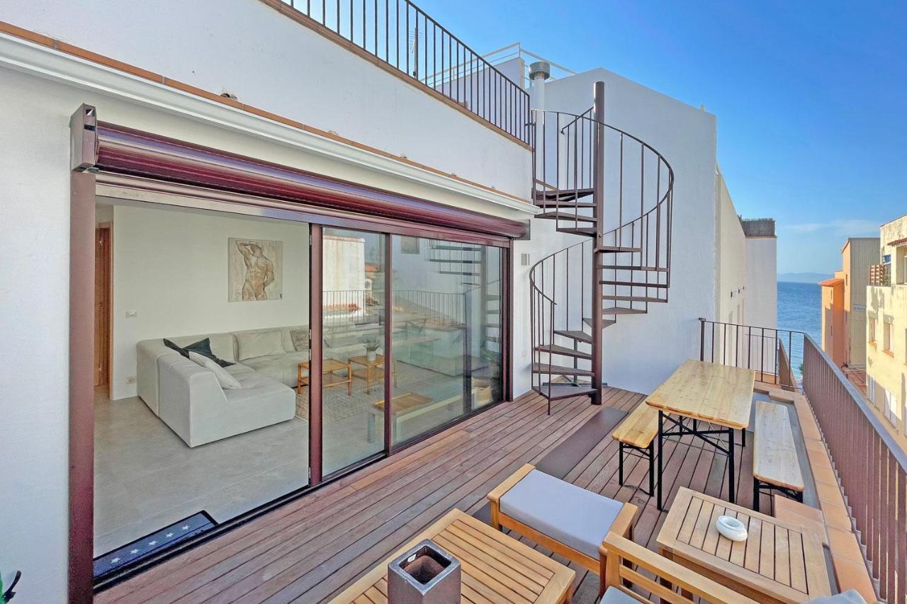 Luxe 8P dorpshuis centrum l'Escala 50m van strand — 4-Star Luxury Hotel in L'escala, Spain