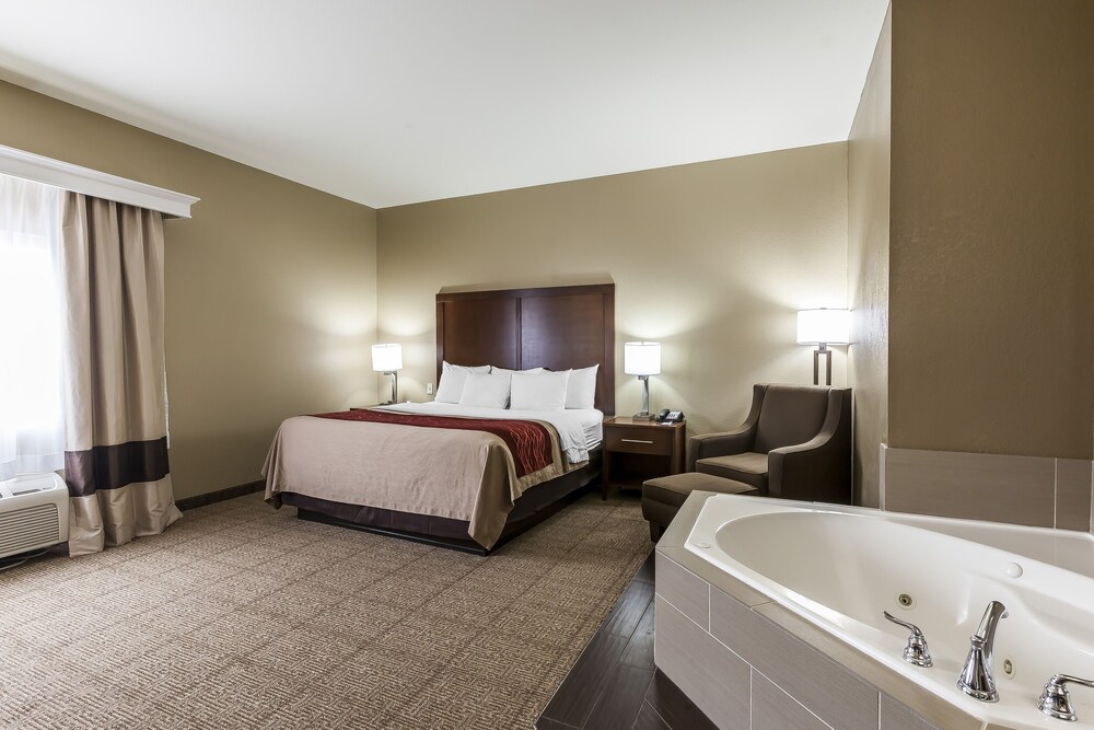 Comfort Inn & Suites Near University of Wyoming - photo 23