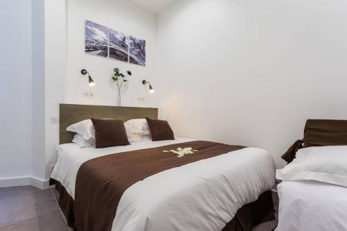 Le Logis De Montmartre — 4-Star Luxury Hotel in Paris, France
