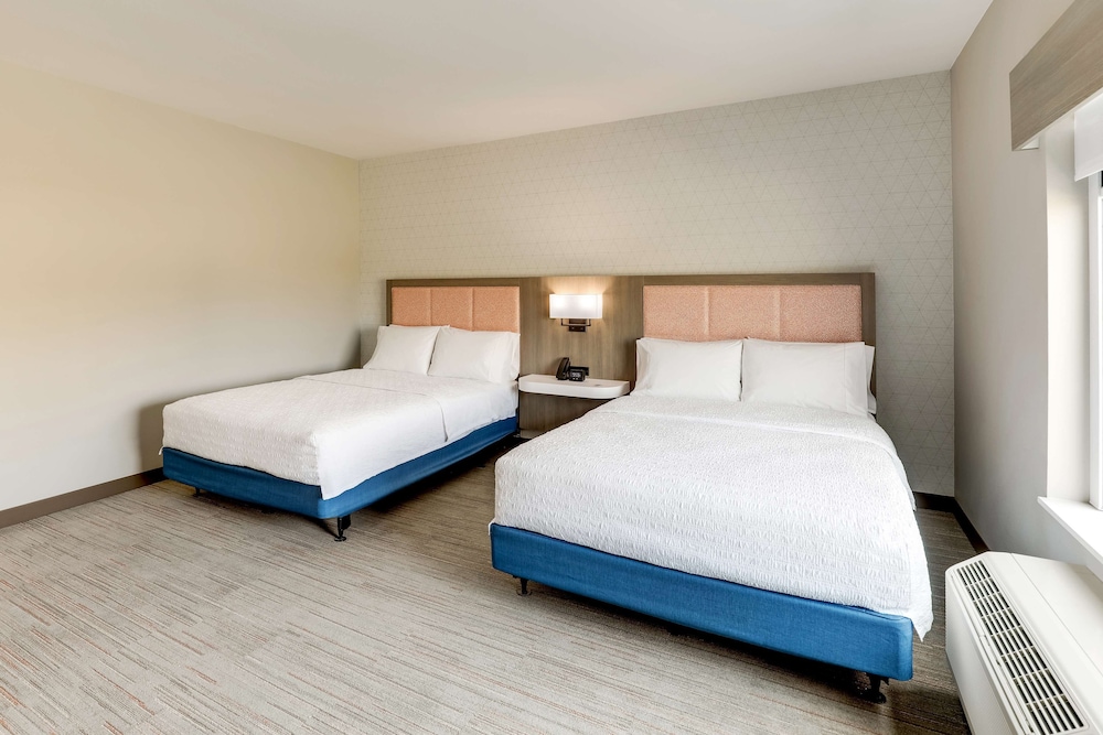Hampton Inn & Suites Weatherford - photo 42