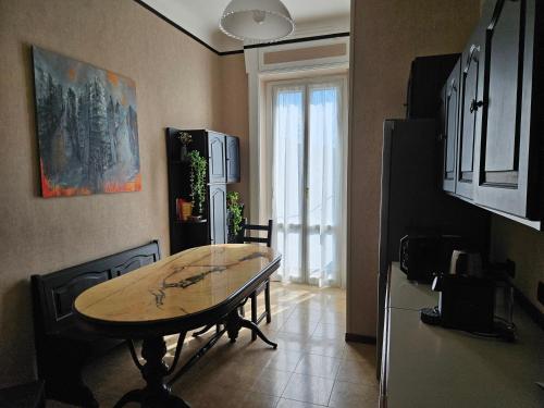 Homegallery Elegante Appartamento Milanese — 4-Star Luxury Hotel in Milan, Italy