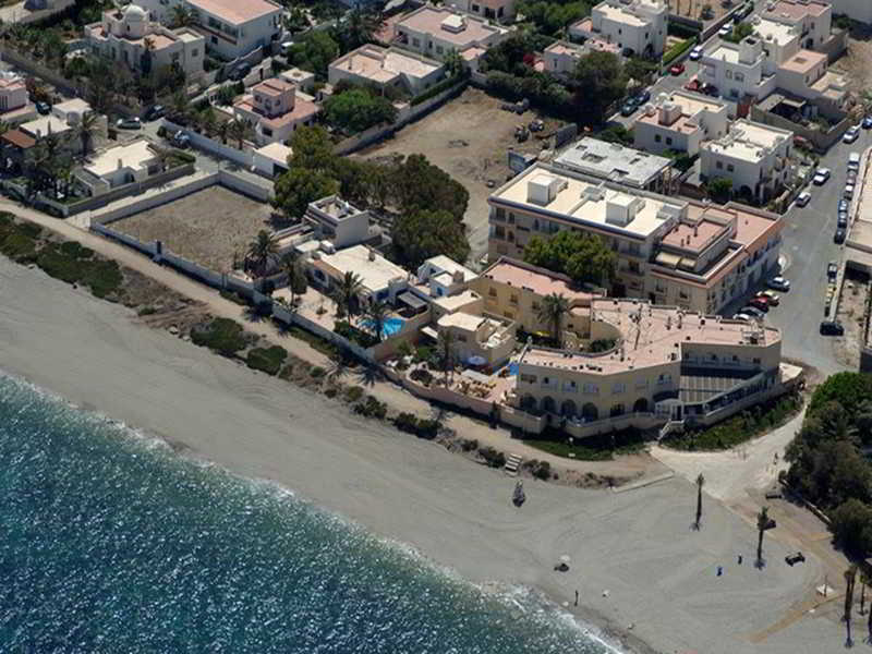 Hotel El Dorado - carbon neutral hotel in Carboneras