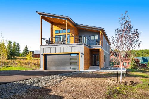 Enchanted Alps Whole Home Permit 301 470 — 4-Star Luxury Hotel in Crested Butte, United States