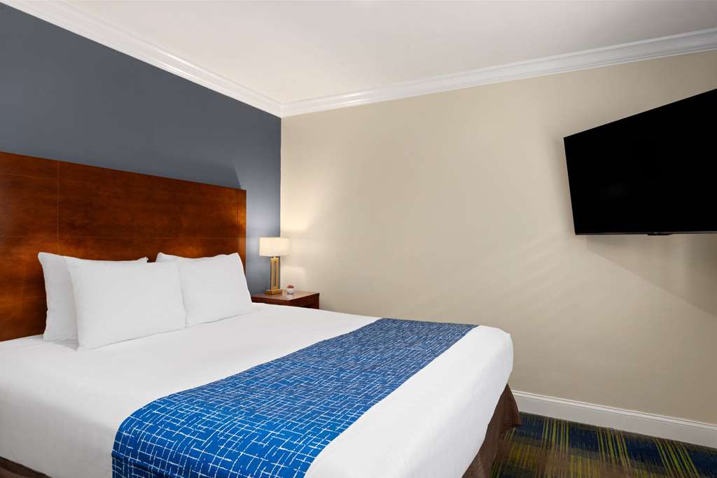 Travelodge by Wyndham by Fisherman's Wharf - photo 18