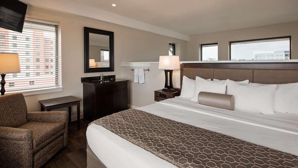 Best Western Plus Coastline Inn - photo 2