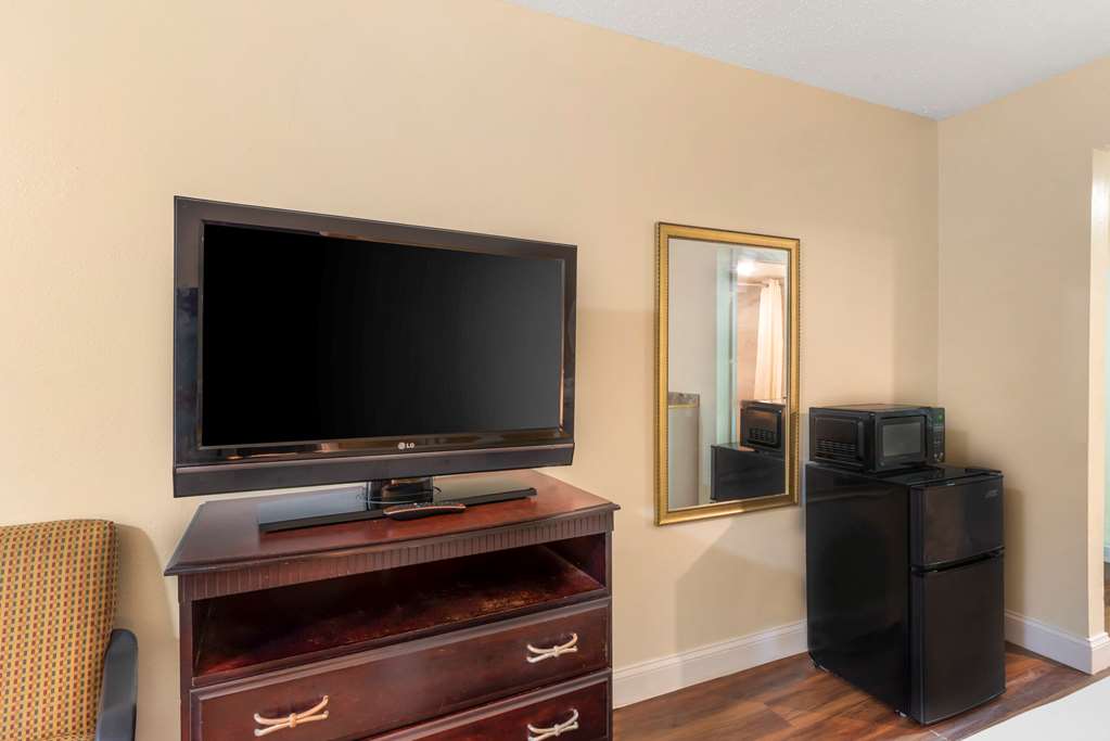 Rodeway Inn Colonial Heights I 95 - photo 15
