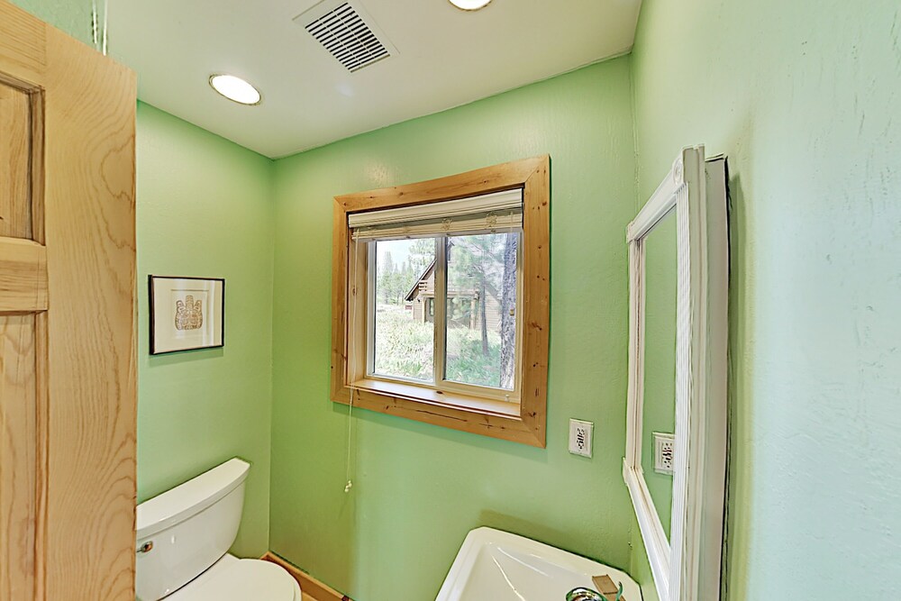 Tahoe Donner Luxury Sleeps 14 Hot tub 3100 sqft - photo 22