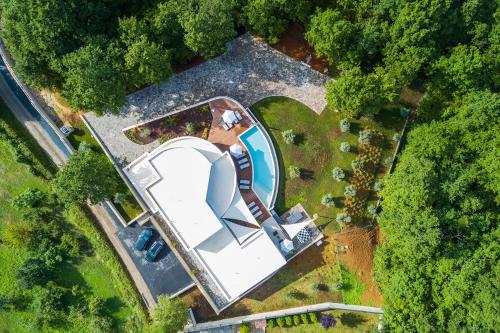 Viktor - carbon neutral hotel in Krsan