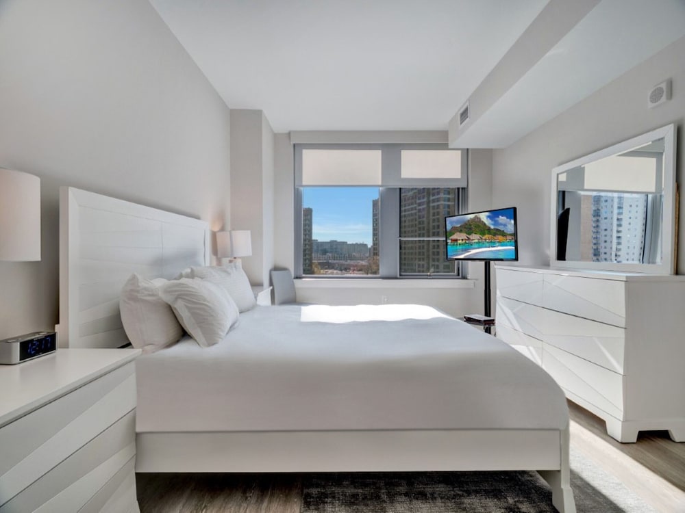 Global Luxury Suites Crystal City - photo 28