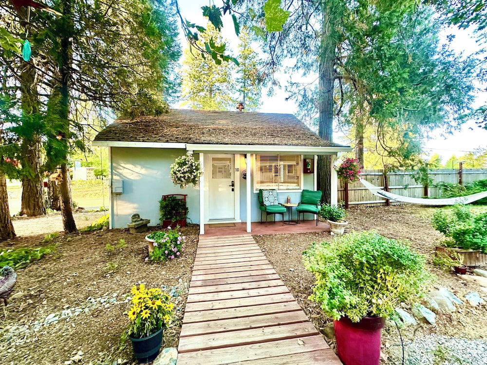 The Pines Inn and Cottages - photo 40