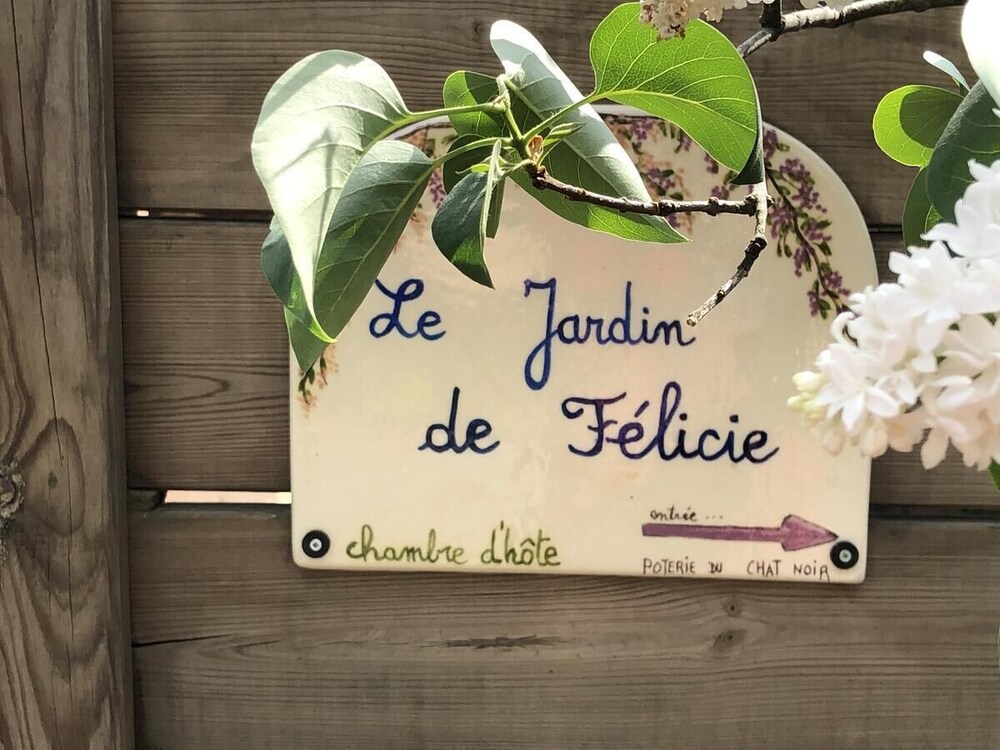 Le jardin de félicie — hotel in Trevoux