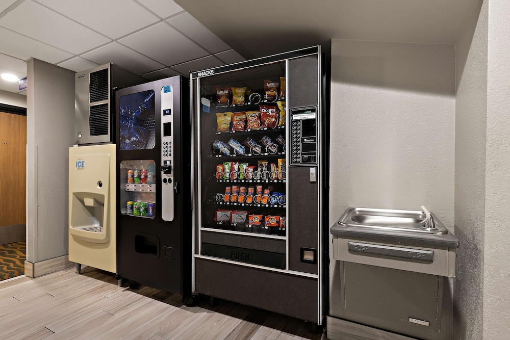 SureStay Plus Hotel by Best Western Tulsa East - photo 25