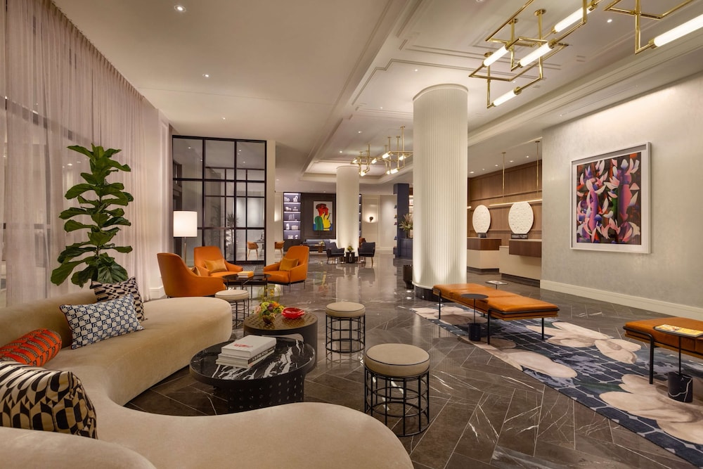 106 Jefferson Huntsville Curio Collection by Hilton - photo 4